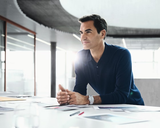 罗杰・费德勒（Roger Federer）佩戴着白色黄金钢款陆使型 40腕表