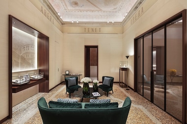 Rolex Boutique, Milan