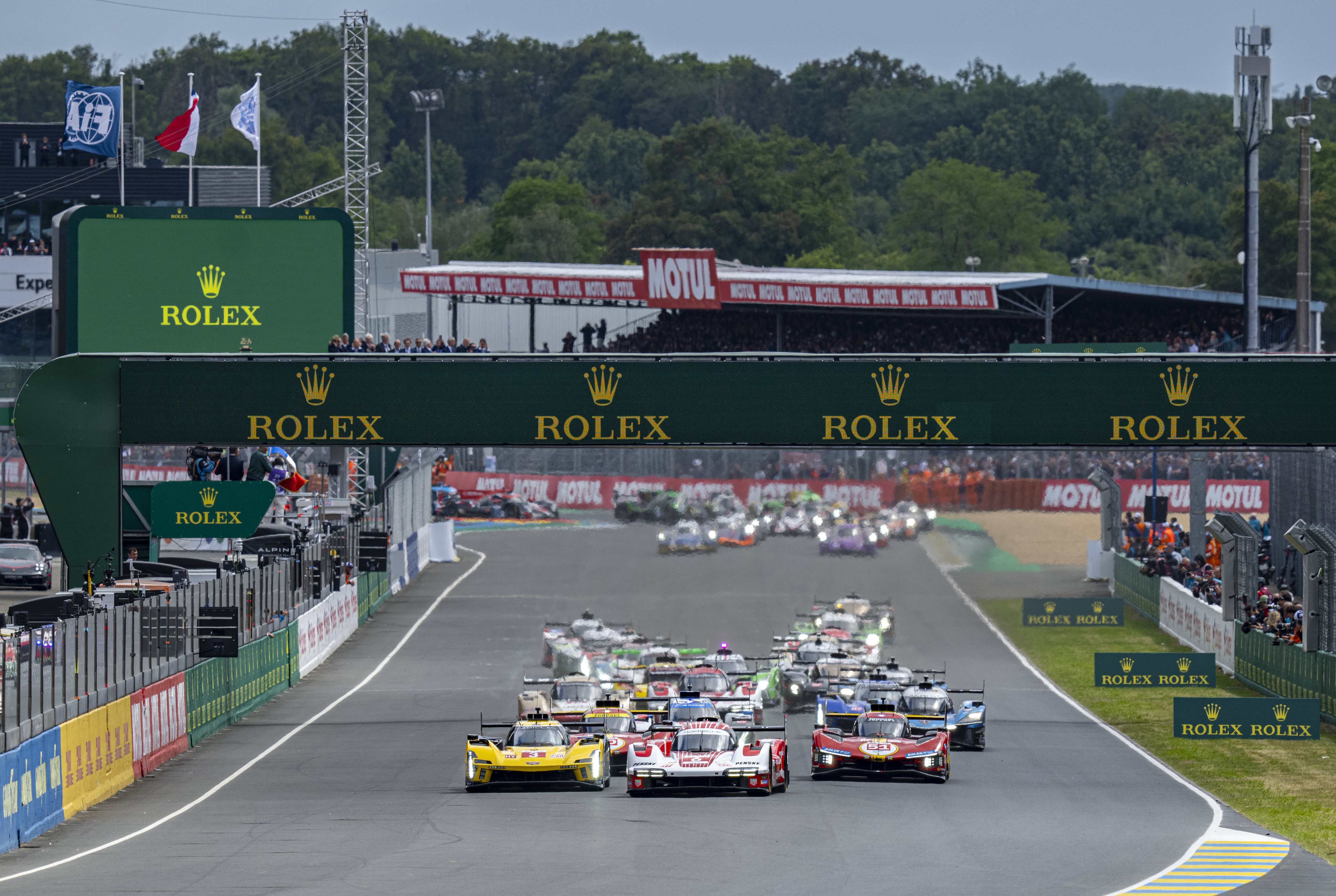 THE START OF THE 24 HOURS OF LE MANS