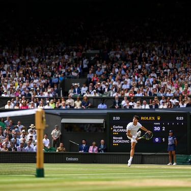 ROLEX TESTIMONEE CARLOS ALCARAZ IN ACTION EN ROUTE TO VICTORY AT THE CHAMPIONSHIPS, WIMBLEDON 2024