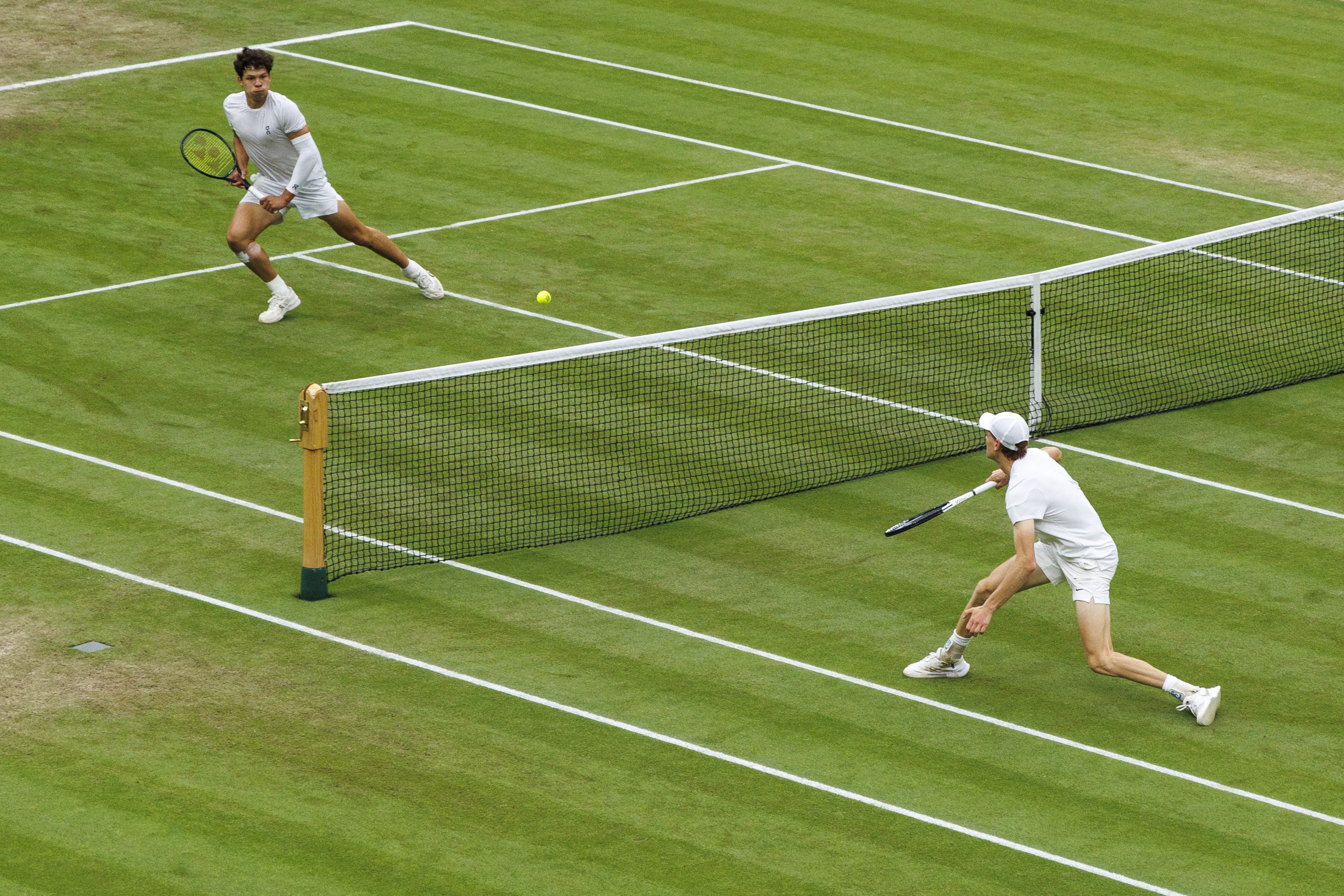 ROLEX TESTIMONEES BEN SHELTON AND JANNIK SINNER IN ACTION AT WIMBLEDON IN 2024