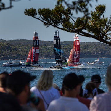 CROWDS ENJOY THE DYNAMIC SAILGP RACING